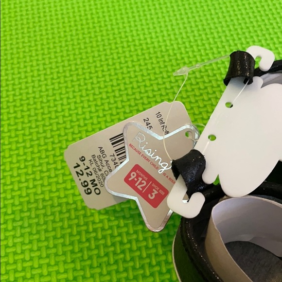 Soft Sole Shoes 9-12M and socks set - Picture 3 of 5